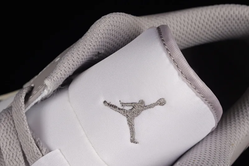 All categories Air Jordan Jordan series basketball shoes Air Jordan 1 Low Z version Air Jordan 1 Low "Vintage Grey" AJ1 Joe 1 white gray low-top basketball shoes 553558-053
